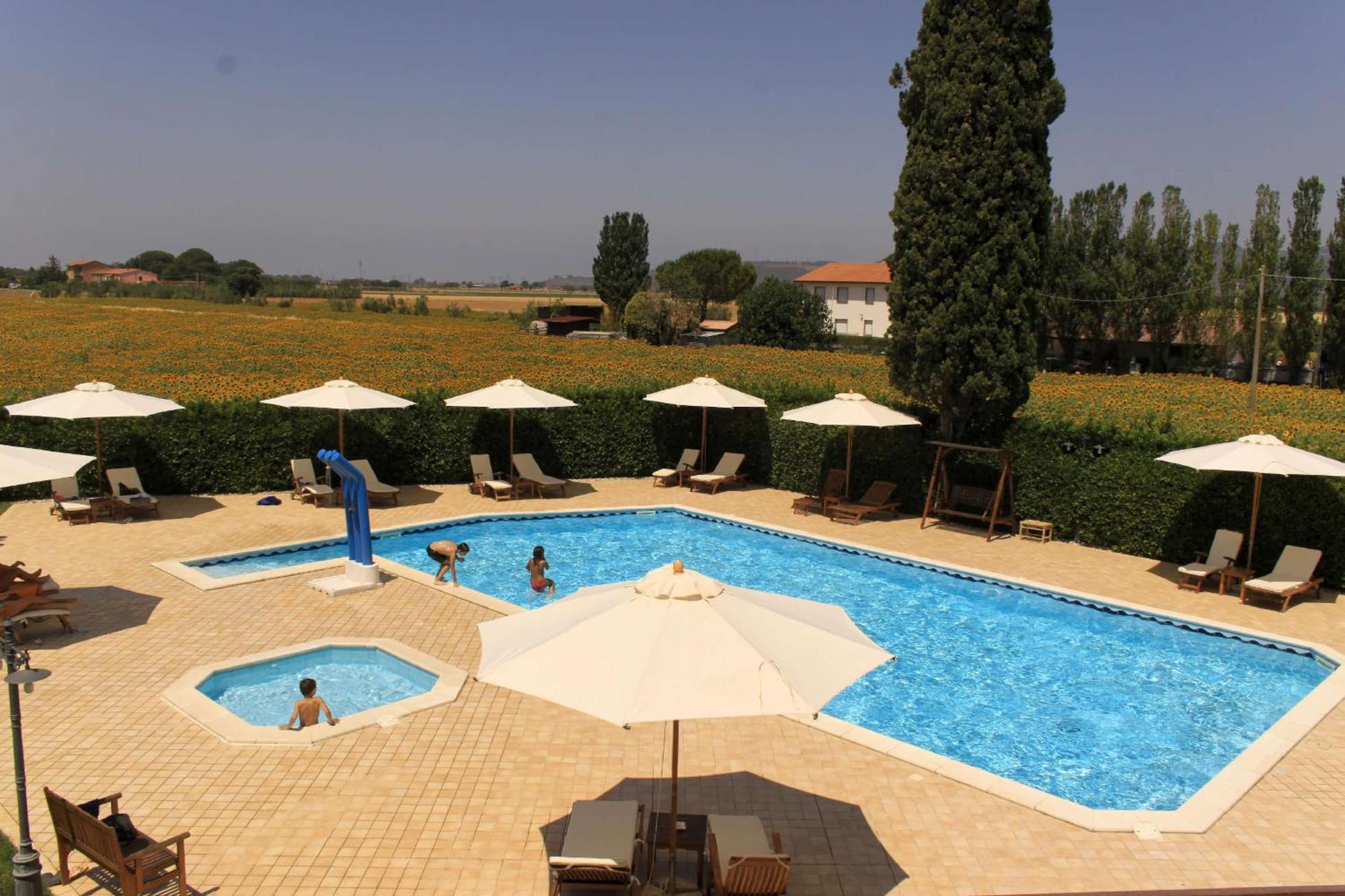 Podere Tre Cipressi Aparthotel Campiglia Marittima Exterior foto