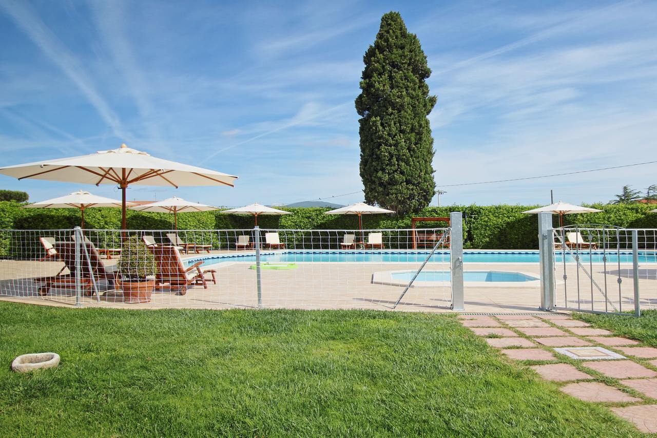 Podere Tre Cipressi Aparthotel Campiglia Marittima Exterior foto