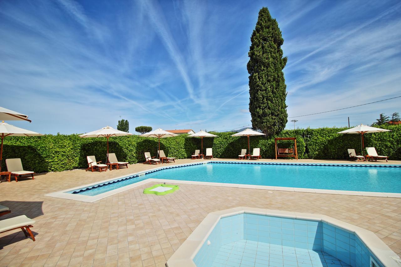 Podere Tre Cipressi Aparthotel Campiglia Marittima Exterior foto